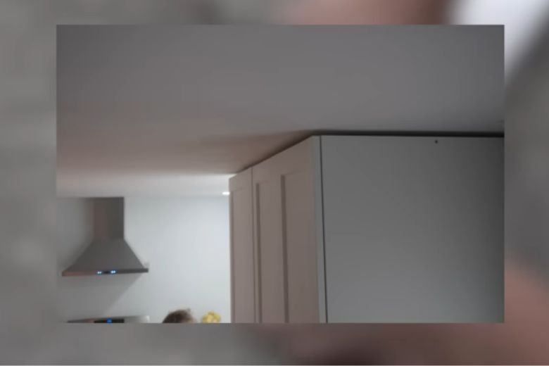 gap between kitchen cabinet and wall
