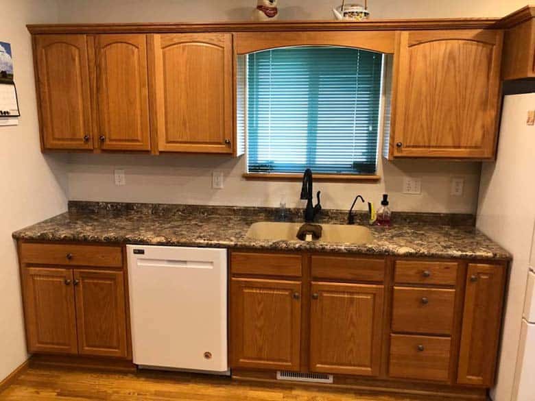 How to Cut a Laminate Countertop with a Backsplash