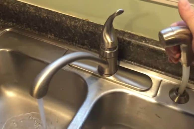 kitchen faucet not diverting between spray functions