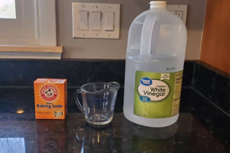 Vinegar and Baking Soda for unclog kitchen sink drain