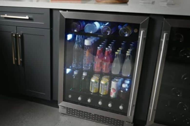 fridge under the kitchen cabinets