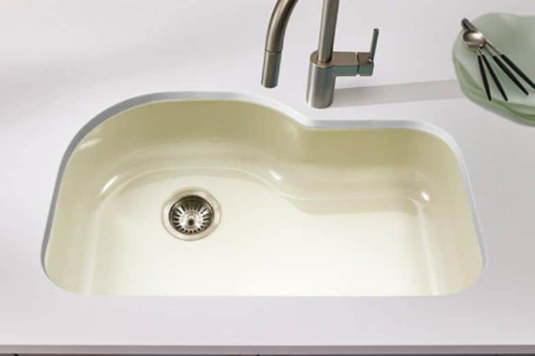 Porcelain or Enamel Sink 1