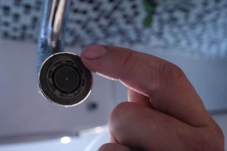 how to remove recessed faucet aerator without key